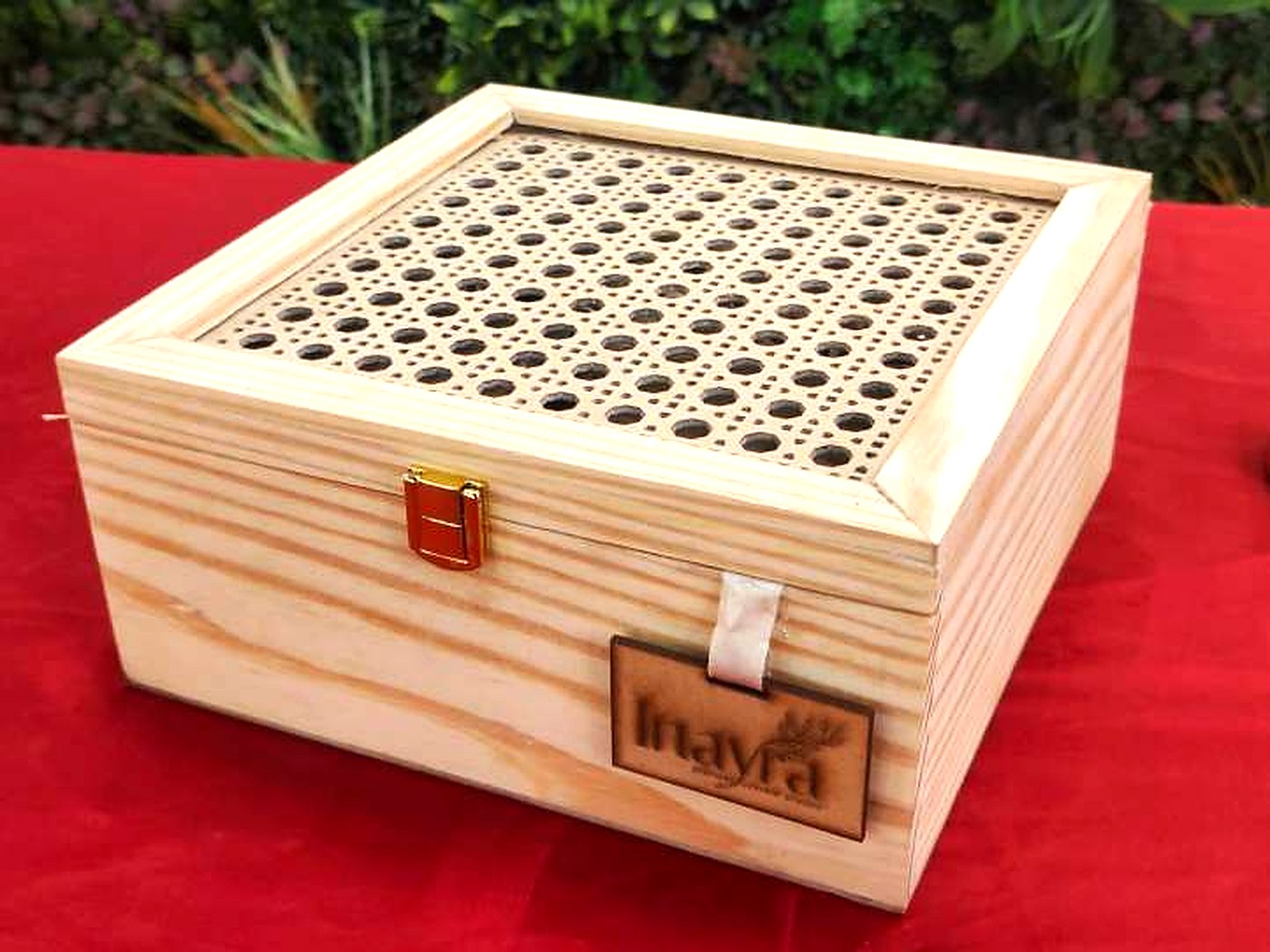 The G-4 Signature — Reference G-4, Pinewood Box Series